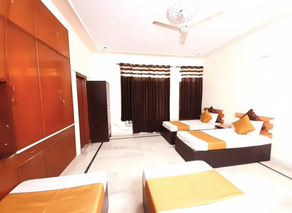 Room and facilities at Cloud Nine Rooms 2014(Girls)