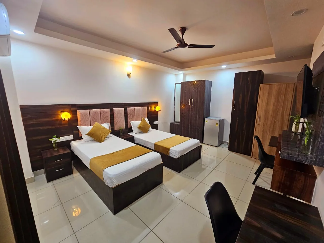 Room and facilities at Cloud Nine Rooms 56