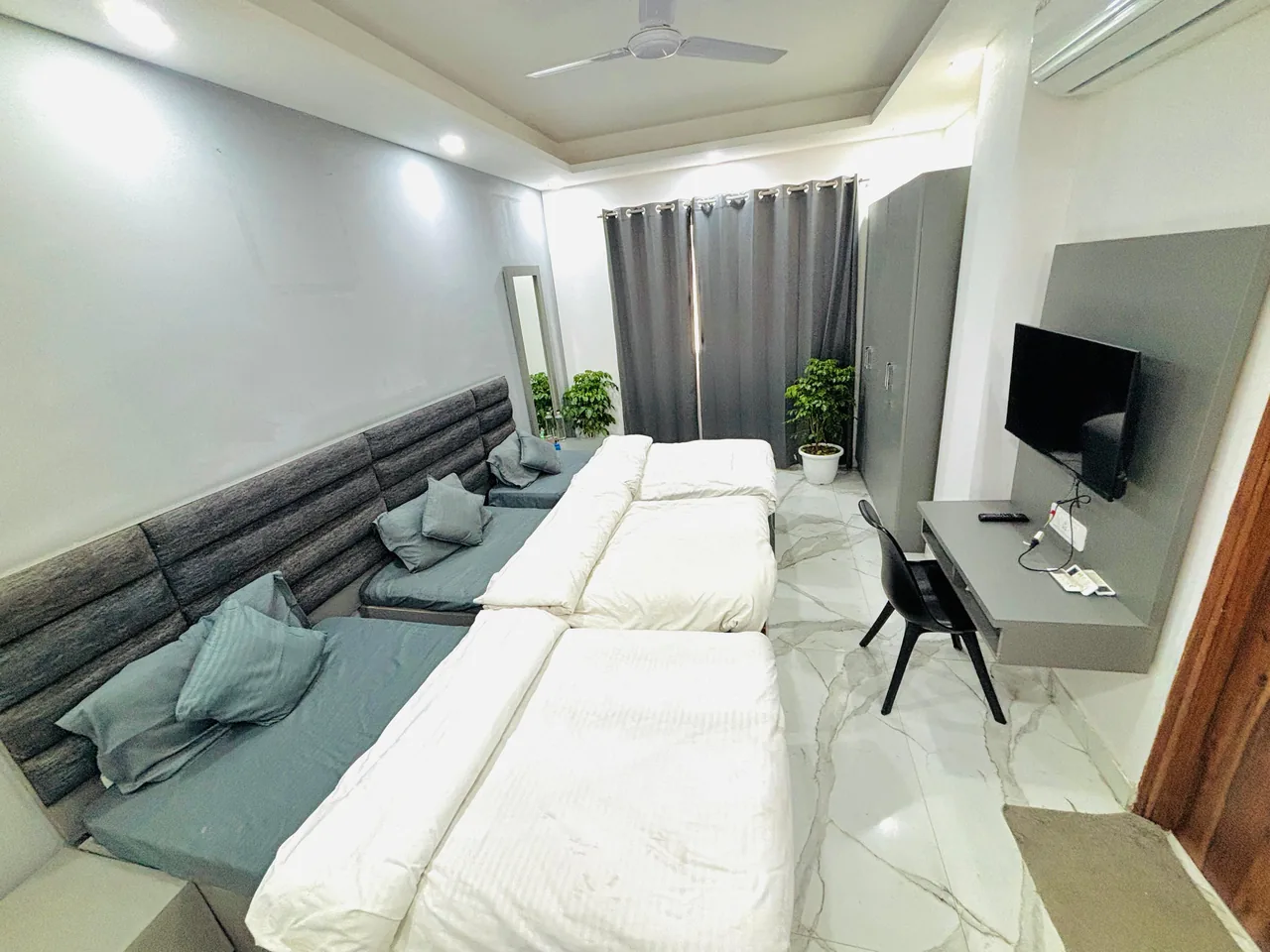 Room and facilities at Cloud Nine Rooms 40