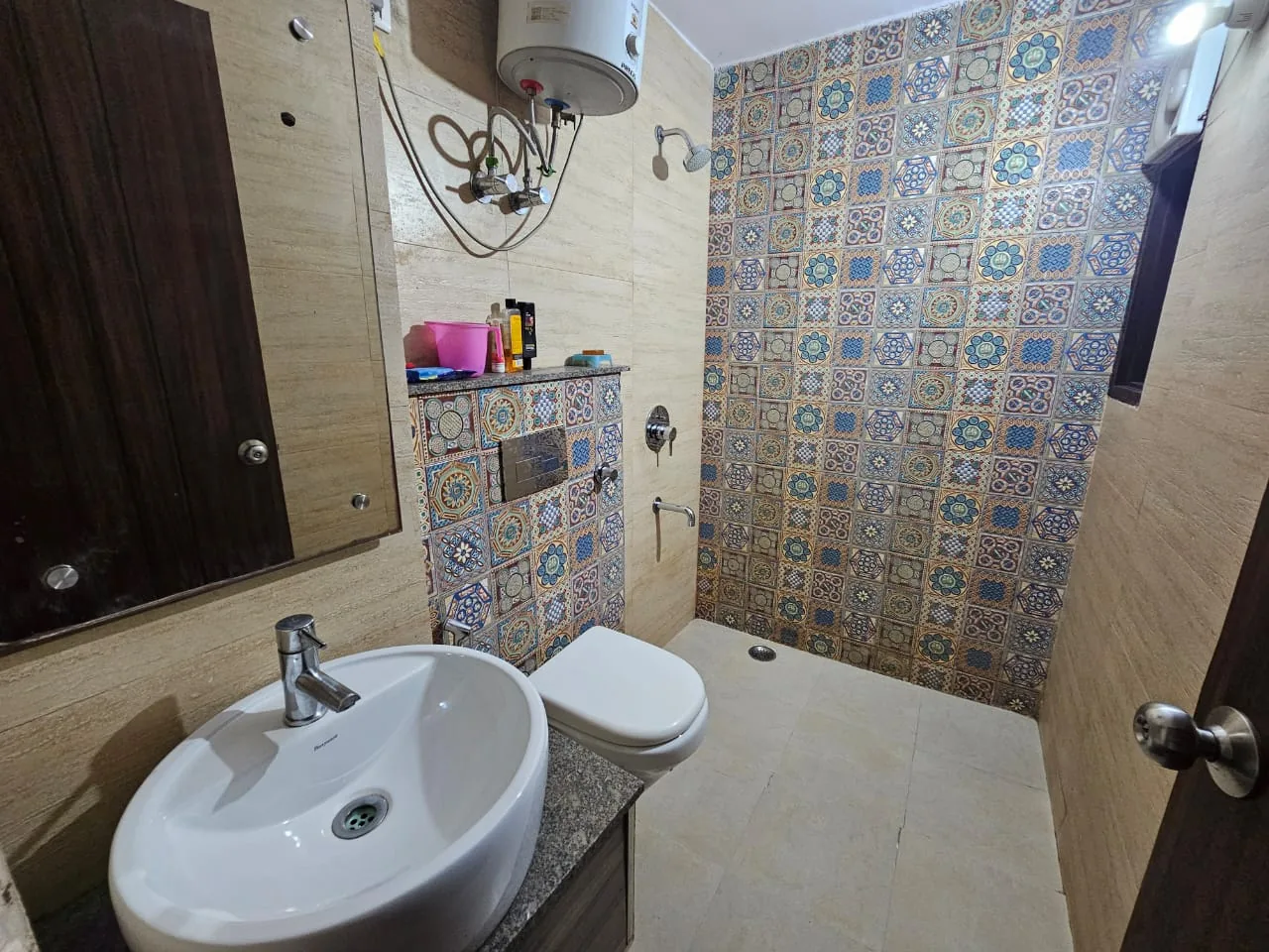 Room and facilities at Cloud Nine Rooms 679