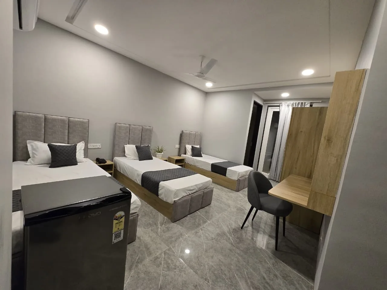 Room and facilities at Cloud Nine Rooms 48