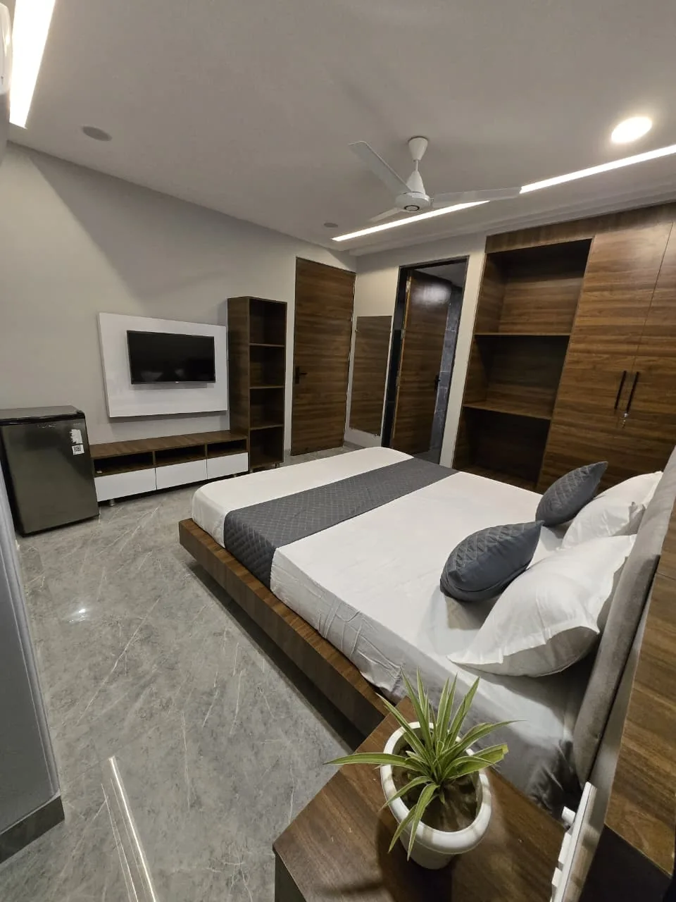 Room and facilities at Cloud Nine Rooms 48